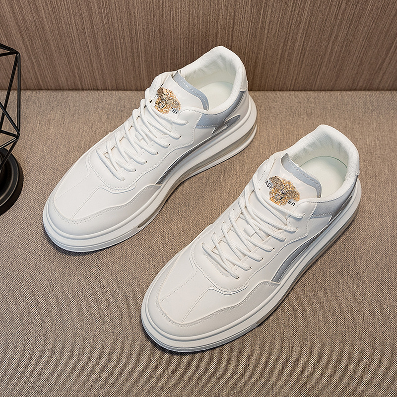 Neue Luftpolsterboden-Herrenschuhe, weiße Brettschuhe, trendige All-Match-kleine weiße Schuhe, dicker Boden, innere Erhöhungsschuhe, Frühlings-Freizeitschuhe für Männer_voghion.com