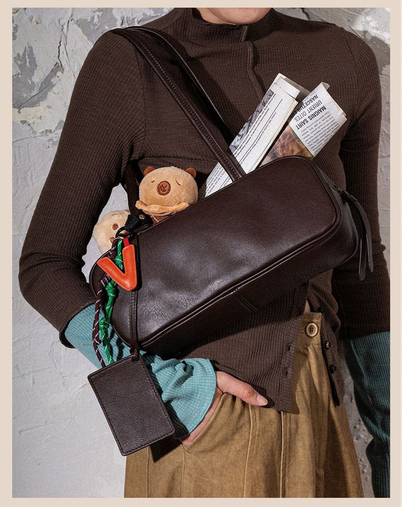 2025 Echtleder Damenbekleidung, Nische, High-End, Große Kapazität, Kopfschicht Rindsleder Schulter, Pendeln und Vielseitig_voghion.com