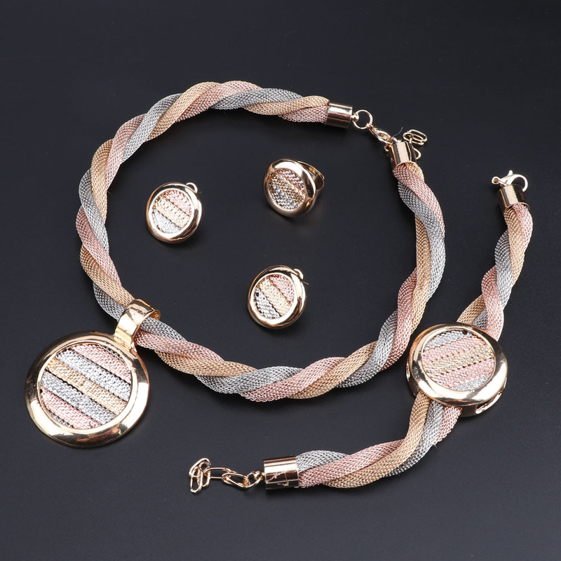 Regalo nuziale Set di gioielli da sposa nigeriani Fashion Set di gioielli in cristallo di Dubai Costume Design Set di anelli per collana a 3 colori_voghion.com