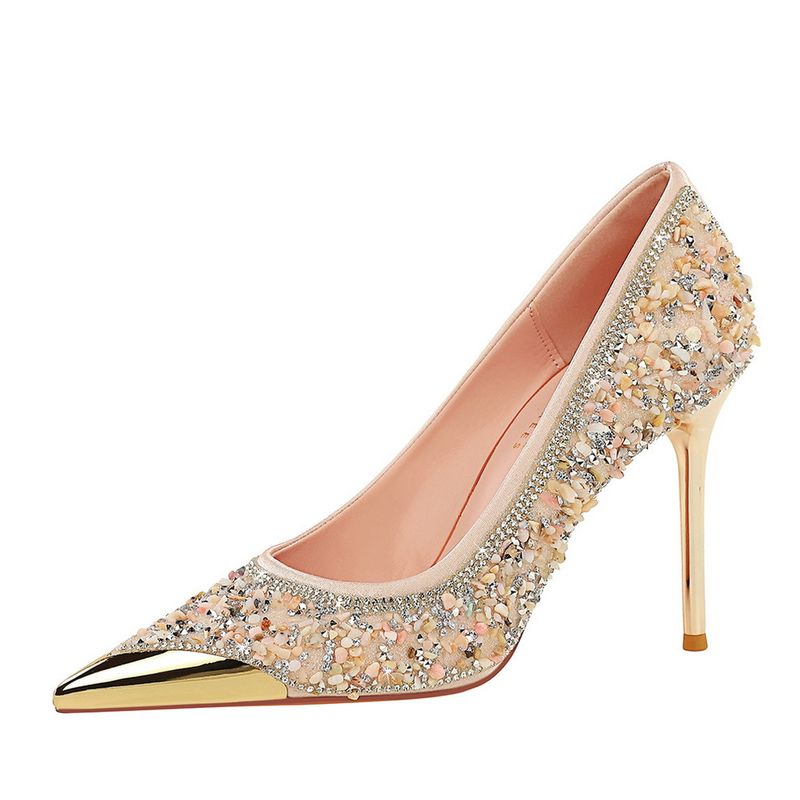 3739-37 Zapatos de tacón fino estilo europeo y americano con pedrería, punta metálica y diseño de escote bajo para mujer._voghion.com