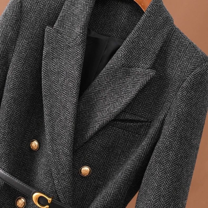Trench doppiopetto da donna in misto lana – Blazer lungo slim fit con scollo a V, spalle strutturate e cintura in vita (righe grigio/caffè)_voghion.com