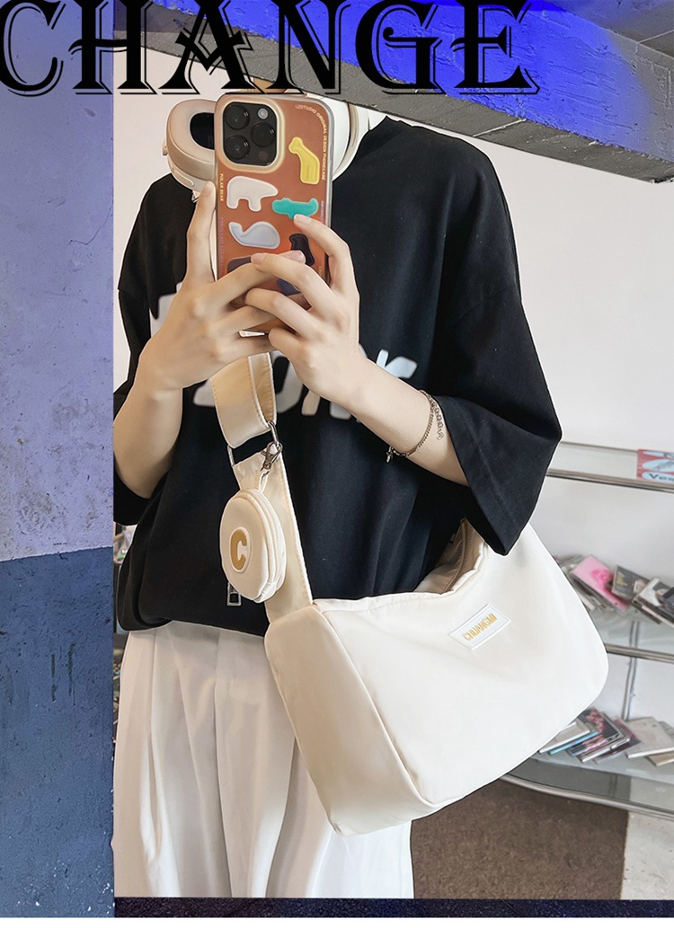 One Piece on Behalf of The Niche All-match Toast Shoulder Bag Female Ins Pillow Messenger bag girl small shoulder bag underarm bag_voghion.com