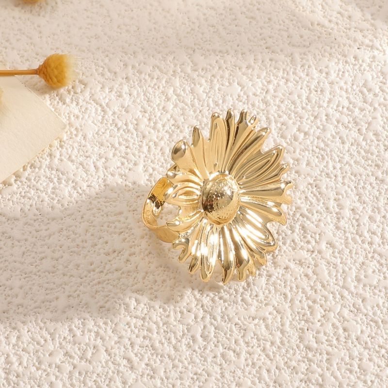 Schmuckset Goldschmuckset Damenschmuckset Extravagante Faltenstruktur Sonnenblumenarmband Ring Ohrring Design Sinn Licht Luxus Schmuckset Thr_voghion.com