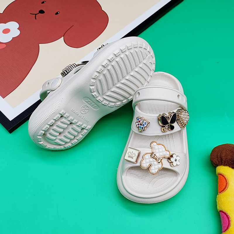 Neue kinder Nette Cartoon Schwarz Weiß Bär Sommer Jungen und Mädchen Sandalen Dicke Sohle Anti-rutsch-Strand Hausschuhe_voghion.com