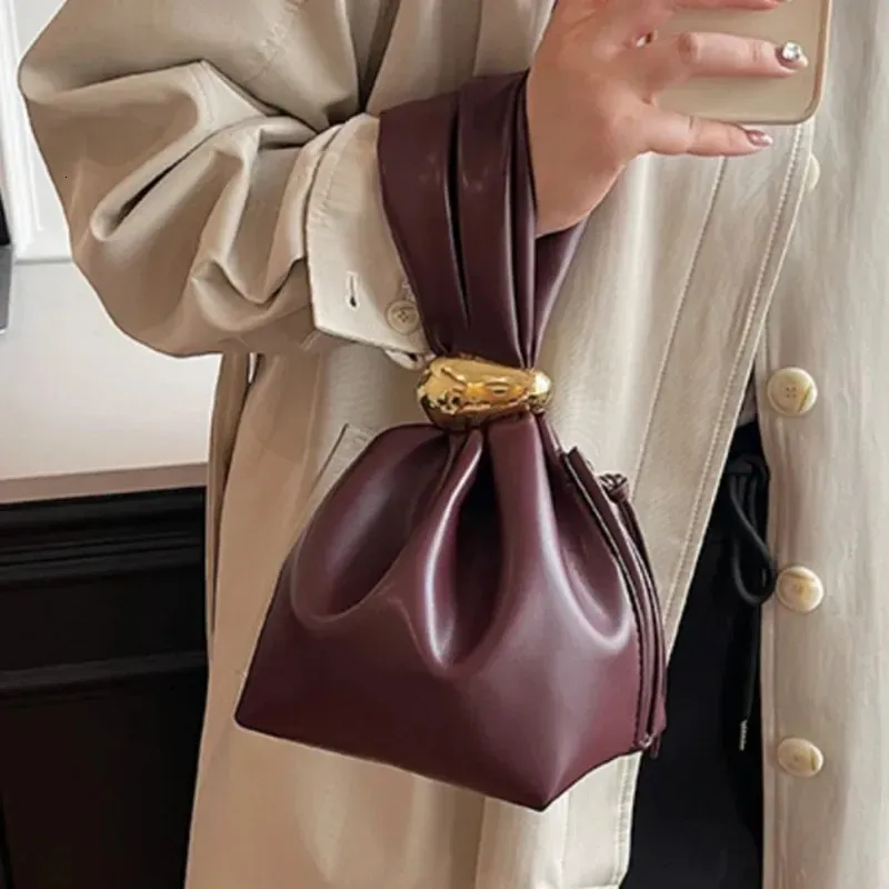 Personalized Soft Leather Clutch Bag Women Pleated Mini Bucket Pouch Temperament Side Zipper Party Evening Bags 250314l_voghion.com