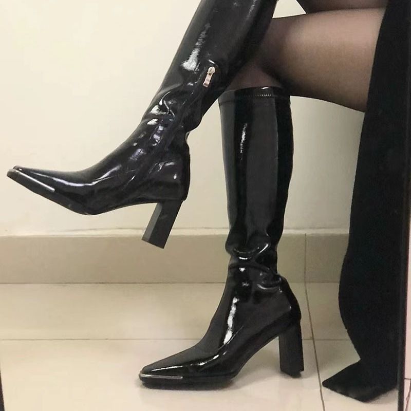 Stivali lunghi invernali Kendall Jenner con punta quadrata, tacco grosso, a metà polpaccio, nuovi stivali alti in pelle verniciata metallizzata, modello Knight, 26ss_voghion.com