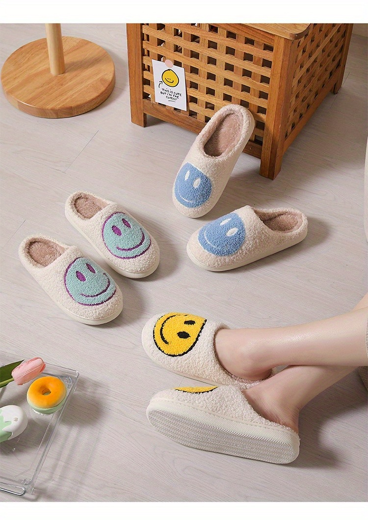 Damen-Hausschuhe mit Kawaii-Cartoon-Smiley, bequeme Schlupfschuhe mit Plüschfutter, warme Hausschuhe für Damen_voghion.com