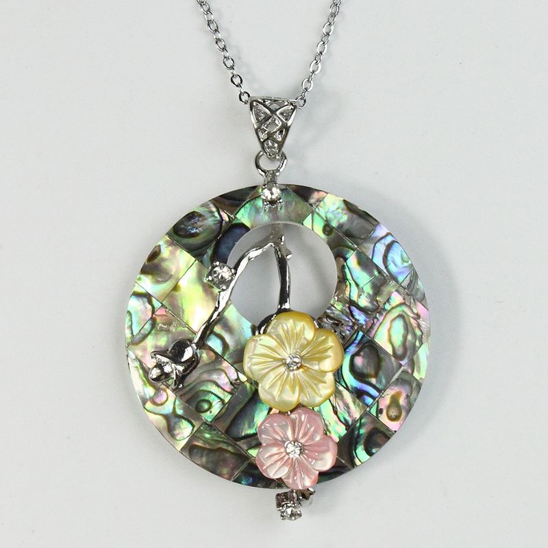 Hanger met natuurlijke abalone schelp en kruiswaterdruppel_voghion.com