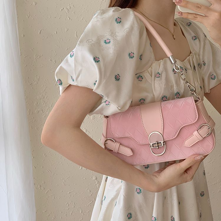 Melard im neuen Stil für Damen mit Metallverschluss und Klappdeckel für Mädchen, die viel unterwegs sind, um die Schulter oder den Körper zu heben_voghion.com