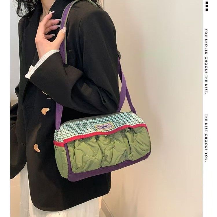 Schulter Neue große Kapazität 2024 Design Herbst und Winter Crossbody Mode einfache Nische leichte Tasche für Frauen_voghion.com
