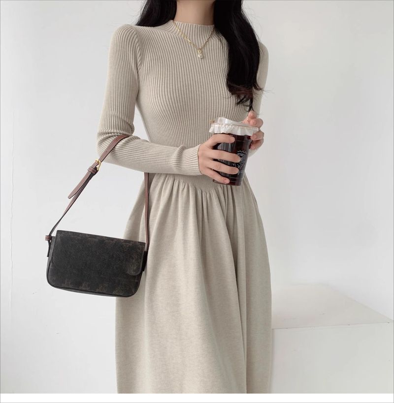 K Hochwertiges Pulloverkleid für Damen, neuer Stil mit Mantel, Basis mit langem Rock, weitem Rock und Taillenbesatz. Keine Halskette und Tasche._voghion.com