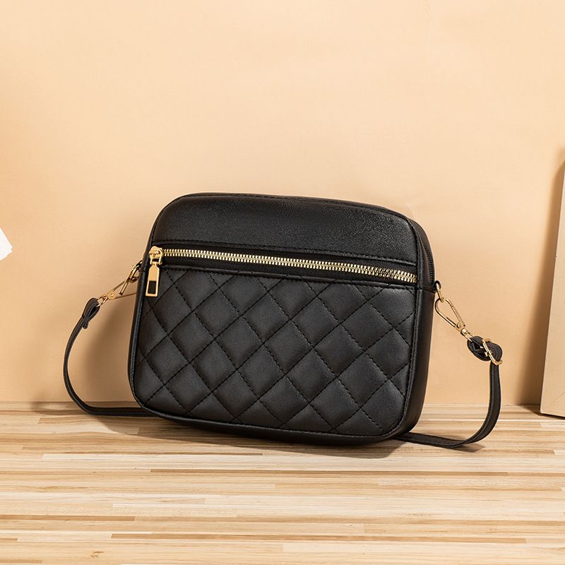 Bolsa feminina pequena quadrada, nova moda casual, transversal, versátil, para viagem, com câmera, acolchoada, outono e inverno 2024_voghion.com