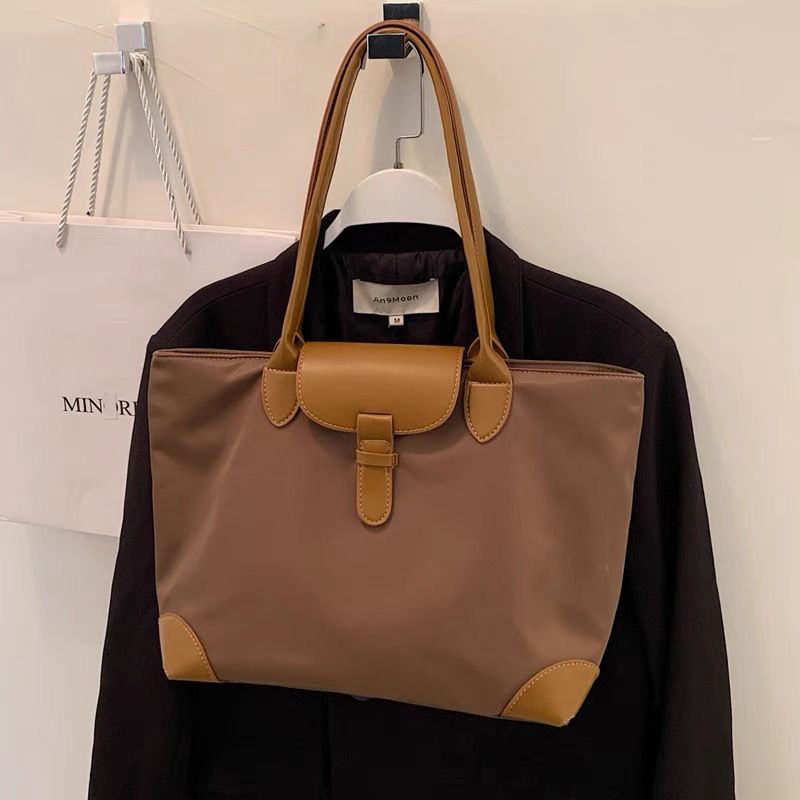 Große Kapazität für Frauen 2024 Neue Single-Shoulder Pendler Student Klasse Nylon Vielseitige Einkaufstasche_voghion.com