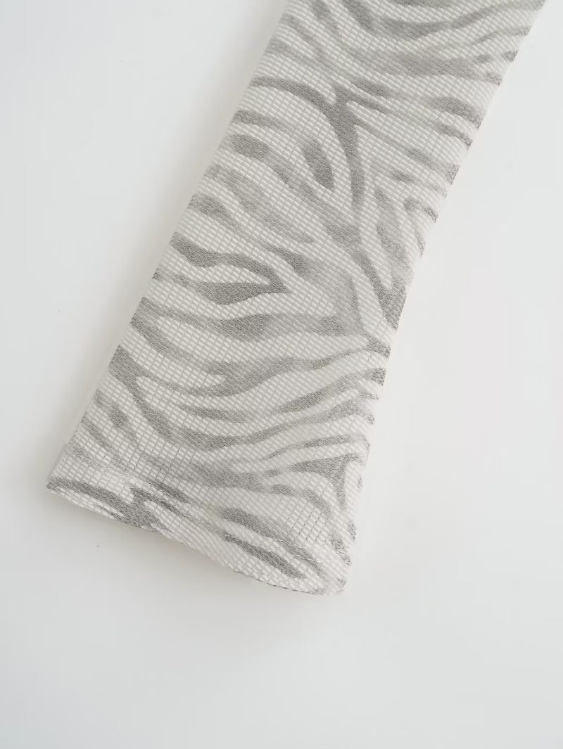 2025 Tie Up Sexy Base Shirt Style Women's Wear Leaky Umbilical Cross T-shirt Trumpet Sleeve Top_voghion.com