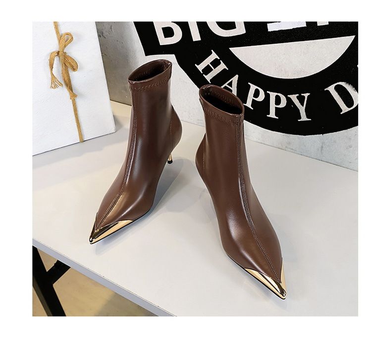 319-A11 Versione coreana Semplice Autunno e Inverno Nuovo Lusso Leggero da Donna con Tacco Medio Sottile, Testa di Ferro Appuntita in Metallo_voghion.com