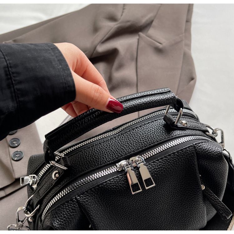 Fashionable pleated for women with multiple compartments, new personalized trendy crossbody bags, commuting casual_voghion.com