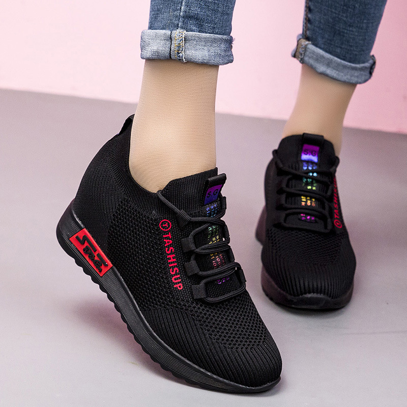 P9Inner Scarpe da donna rialzate 2023 Nuove scarpe casual estive Scarpe da ballo Scarpe da donna di mezza età con suola morbida Scarpe da madre lavoratrice_voghion.com