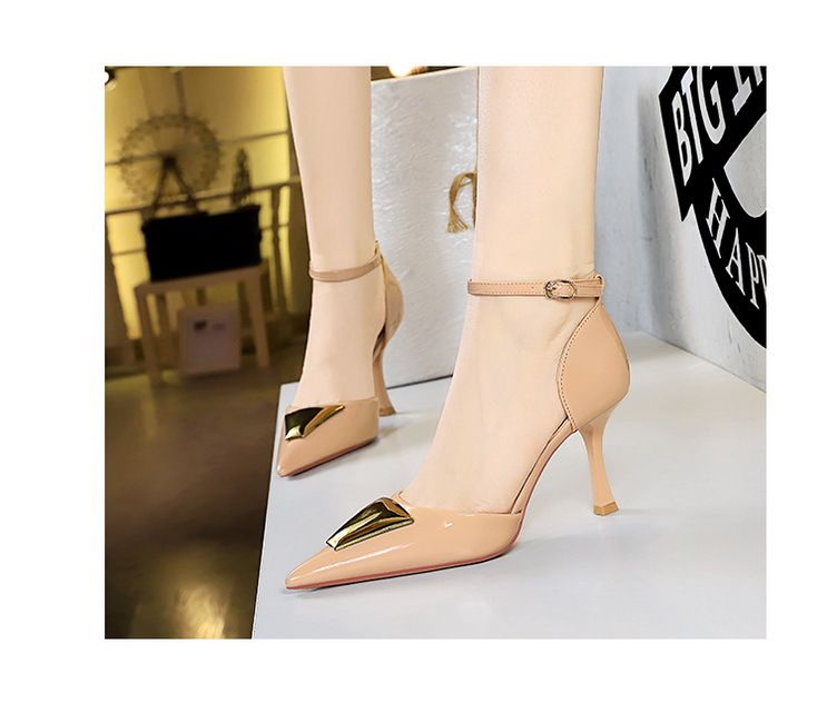 8323-K55 Sandały ze szpiczastym noskiem dla kobiet, Hollow One Button Metal Buckle Buty na wysokim obcasie, Cienkie obcasy, Lakierowana skóra błyszcząca_voghion.com