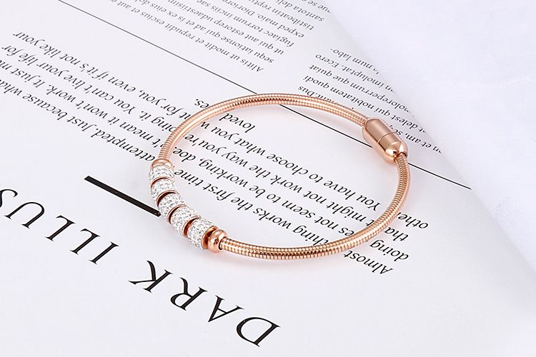 Bracciale da donna elegante in acciaio al titanio con chiusura magnetica, strass e perline portafortuna, braccialetto regolabile alla moda per l'uso quotidiano_voghion.com