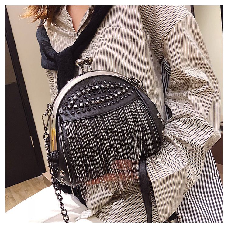 Neue trendige Diamant-Nieten-Quastenkette für eine Schulter, Umhängetasche mit Handclip für das Abendessen, Damentasche_voghion.com