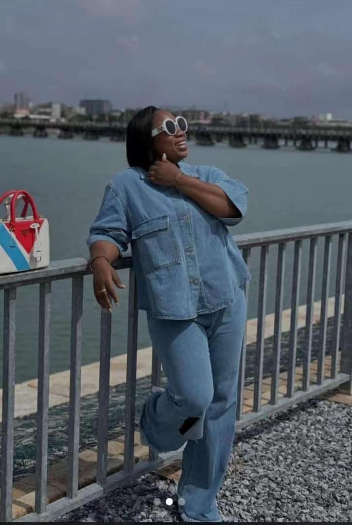 Europäischen und amerikanischen heißer Verkauf neue Mode Persönlichkeit Shirt Top Loch Denim Hose zweiteiliges Set_voghion.com
