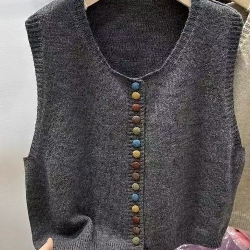 Modische Strickweste für Damen mit Regenbogenknöpfen; ideal zum Überziehen über einen Pullover._voghion.com