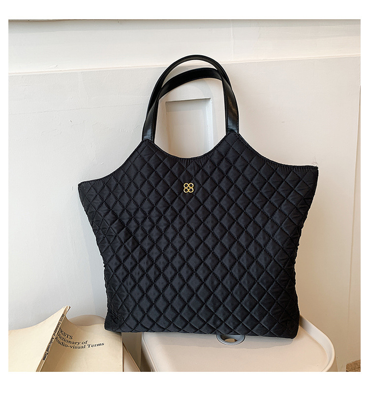 Borsa a tracolla di grande capacità da donna con filo da ricamo Lingge 2023 borsa a tracolla per pendolari di nuova moda popolare borsa tote portatile all-match_voghion.com