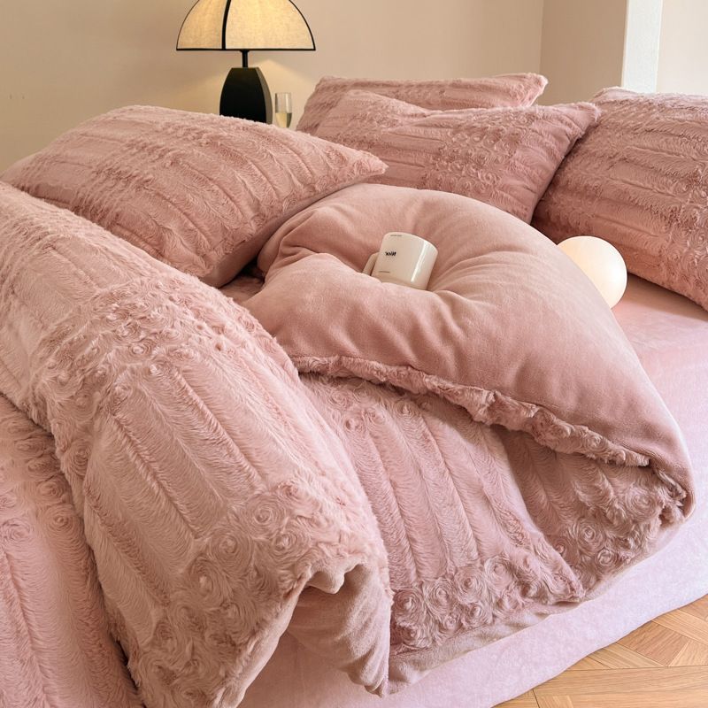 Copripiumino in velluto di latte spesso invernale in pelliccia di coniglio intagliata di classe A, quattro pezzi, Nantong Coral Fleece Bed_voghion.com
