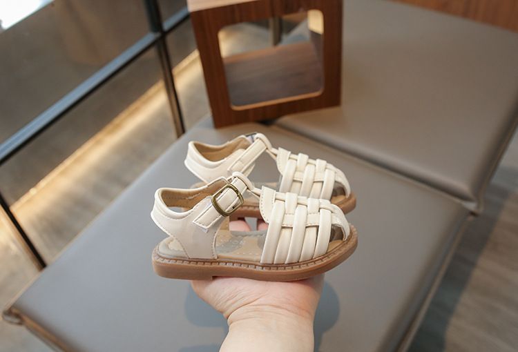 Baotou Mädchen Sandalen 2024 Sommer Kinder gewebt Jungen Strand Casual Baby römische Schuhe weiche Sohle_voghion.com