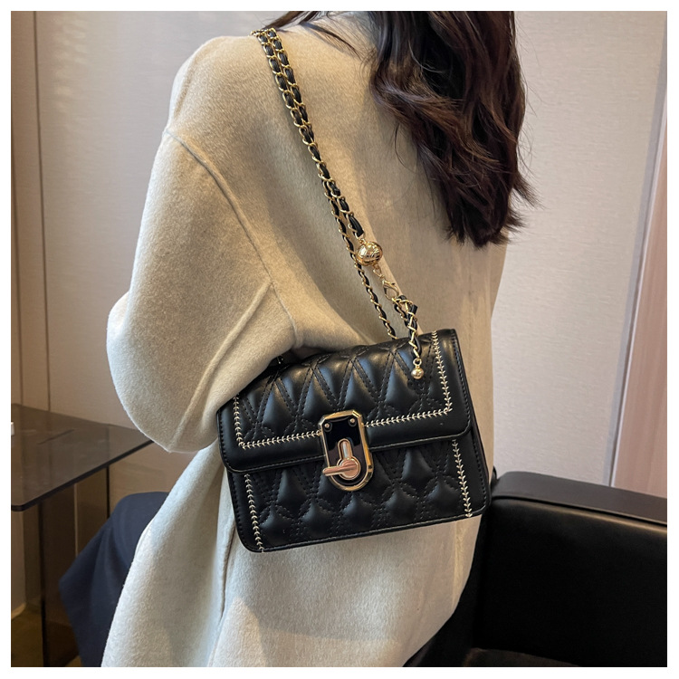 Rhombus Embroidery Thread Bag 2023 New Winter Fashion Small Square Bag Net red solid color one-shoulder casual Messenger bag_voghion.com