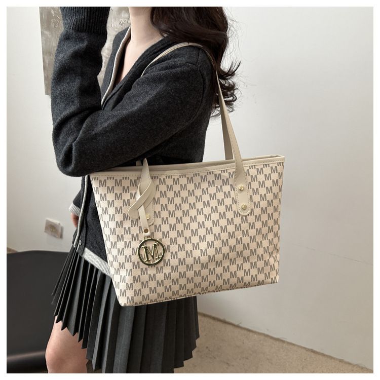 Stylish Large Capacity Tote Bag For Women - Fashionable Printed Shoulder Bag With Zipper Closure, Perfect For Daily Use_voghion.com