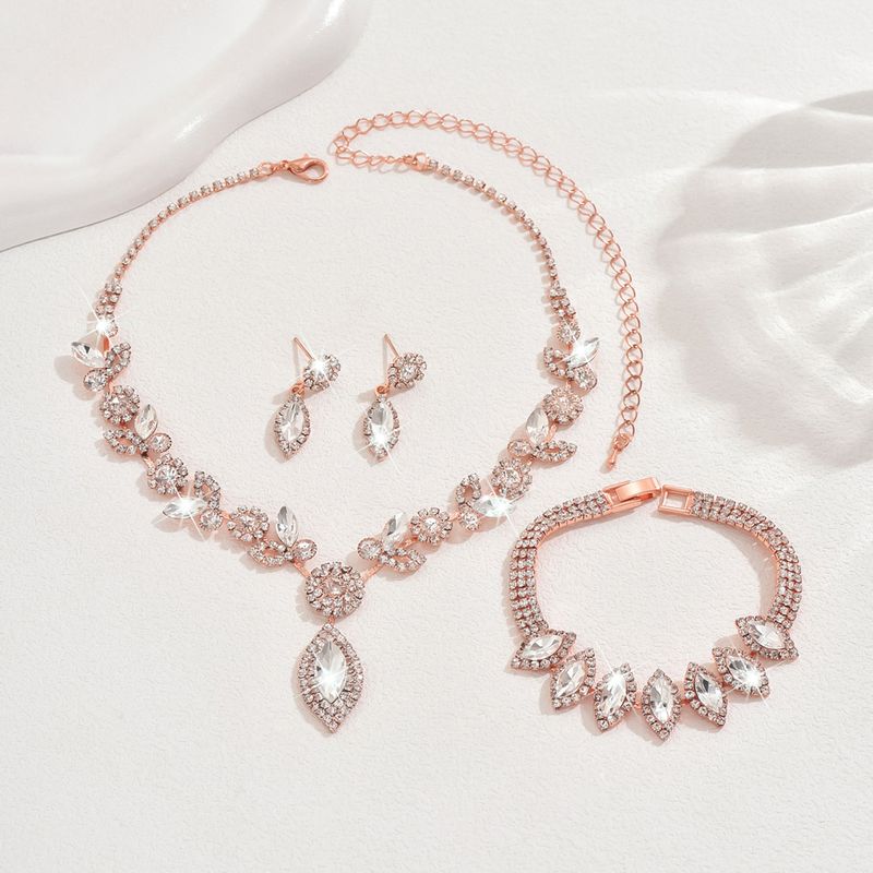Set di gioielli da donna, gioielli di moda all'ingrosso, set di gioielli da sposa con fiori in cristallo bianco, collana, accessori per abiti da sposa e banchetti alla moda._voghion.com