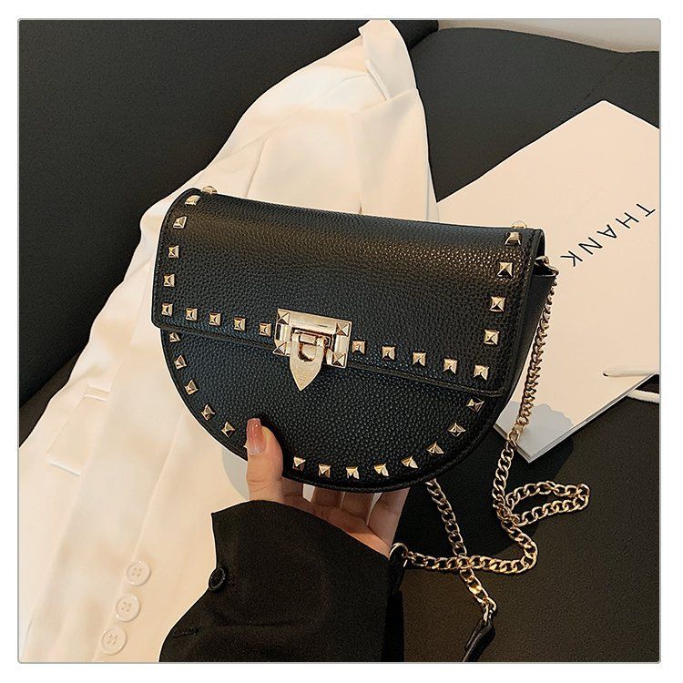 2025 Nuova borsa a tracolla singola semplice e casual alla moda quadrata piccola coreana con design di nicchia_voghion.com