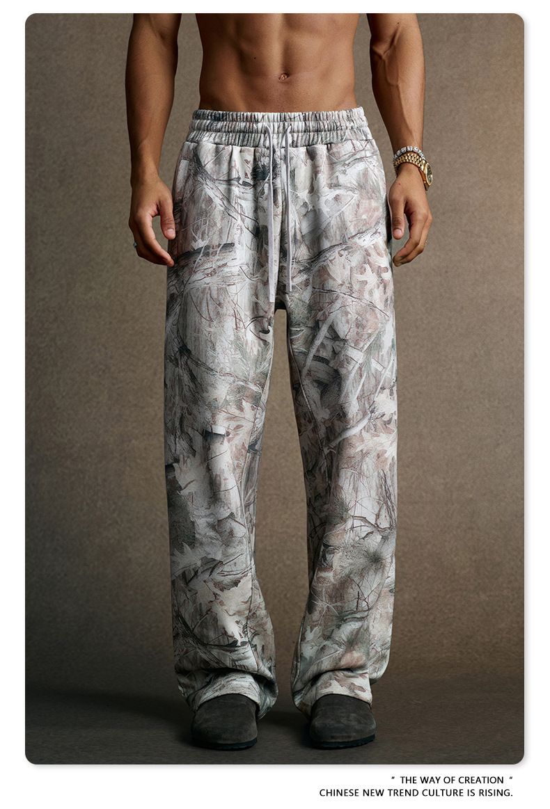 Ensemble deux pièces tendance pour homme, sweat-shirt camouflage en velours, streetwear, sweat à capuche et jogging en polaire camouflage – Tenue deux pièces tendance pour un confort hivernal_voghion.com