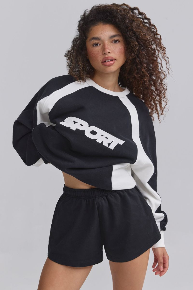 Color-block hoodie en shorts set voor dames – oversized pullover met bijpassende lounge shorts (streetwear stijl, S-XL, 3 neutrale tinten)_voghion.com