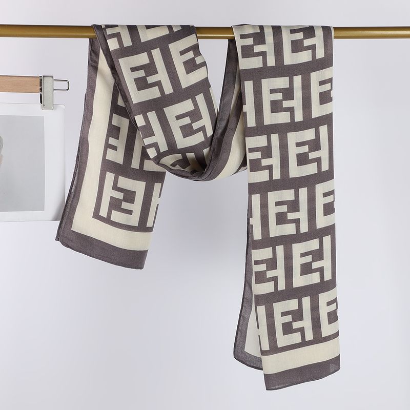 Neues unregelmäßiges, schlichtes, geometrisches Buchstaben-Modisches Design, quadratischer langer Schal für Damen, Reise-Outfit_voghion.com