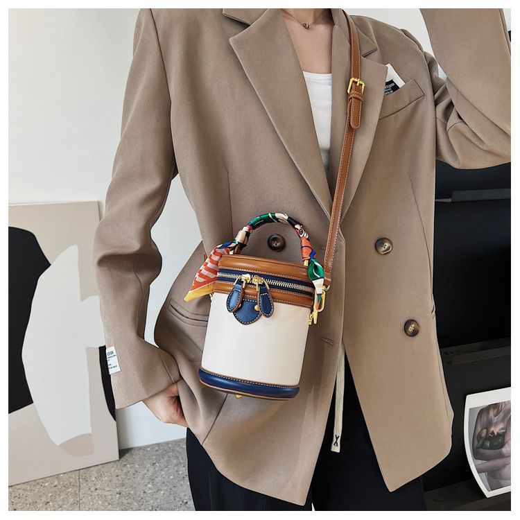 Eimer Tasche Damen Sommer 2024 neue Nischen Design Zylinder Tasche Handtasche Umhängetasche_voghion.com