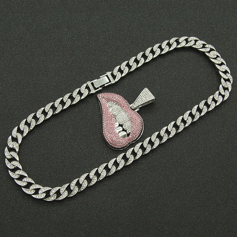 Trendy personaliséiert rosa Lippen Diamant Zänn Anhänger Halskette fir Männer dominant, cool an iwwerdriwwe kubanesch Kette Accessoiren_voghion.com