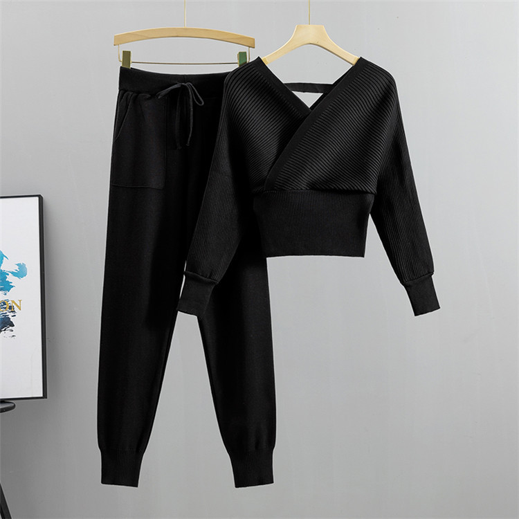Women's small double V-neck sexy off-the-shoulder short temperament fashion suit knitted two-piece set_voghion.com