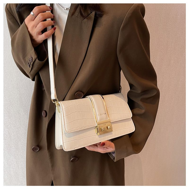 Este ano popular nicho design crossbody feminino verão 2023 novo estilo bloqueio pequeno quadrado moda casual bolsa de ombro_voghion.com
