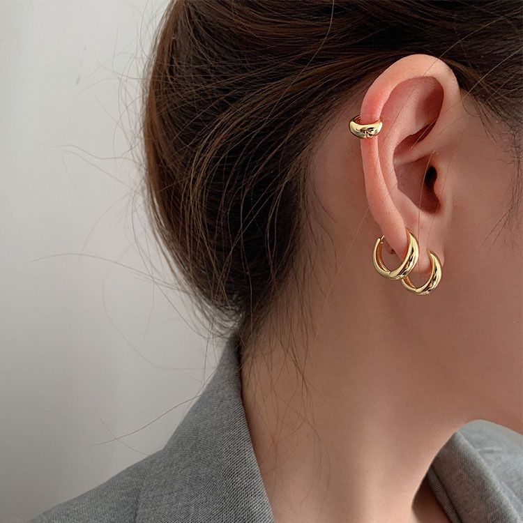 Design Sense Circle Hoop 2025, nuovi orecchini a cerchio semplici e minimalisti con fibbia a forma di borchia fredda, per donna_voghion.com