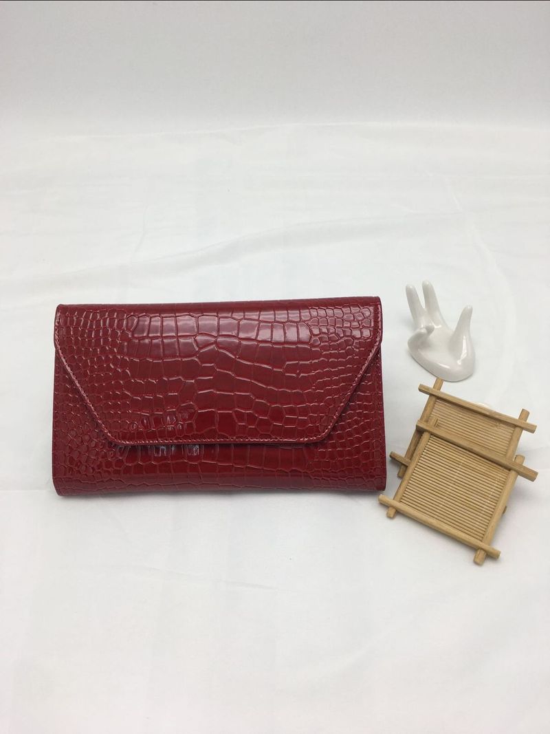 2025 New Crocodile Pattern Genuine Leather Clutch Fashion Versatile Envelope Bag Large Capacity Women's Cowhide Handbag_voghion.com