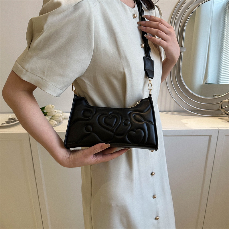 2023 New Spring Retro tinta unita ricamo filo amore ascella piccola borsa quadrata all-match casual borsa a tracolla tendenza moda_voghion.com