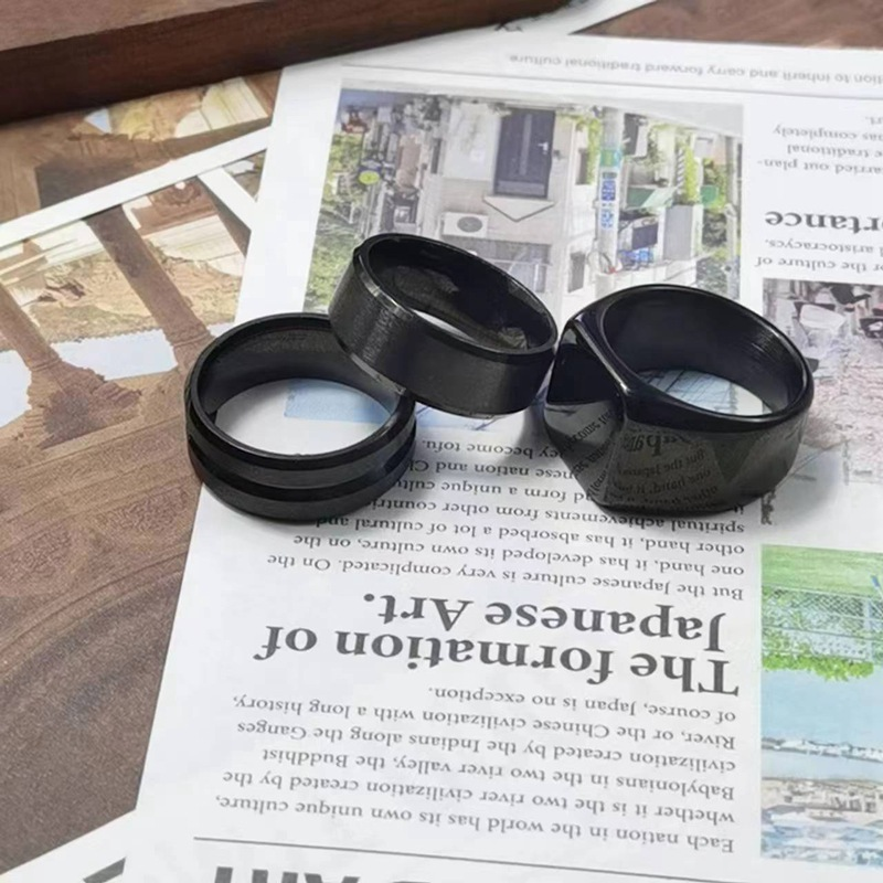 Ανδρικό νέο σετ αξεσουάρ Δαχτυλίδι εξωτερικού χώρου από μαύρο δαχτυλίδι από τιτάνιο_voghion.com