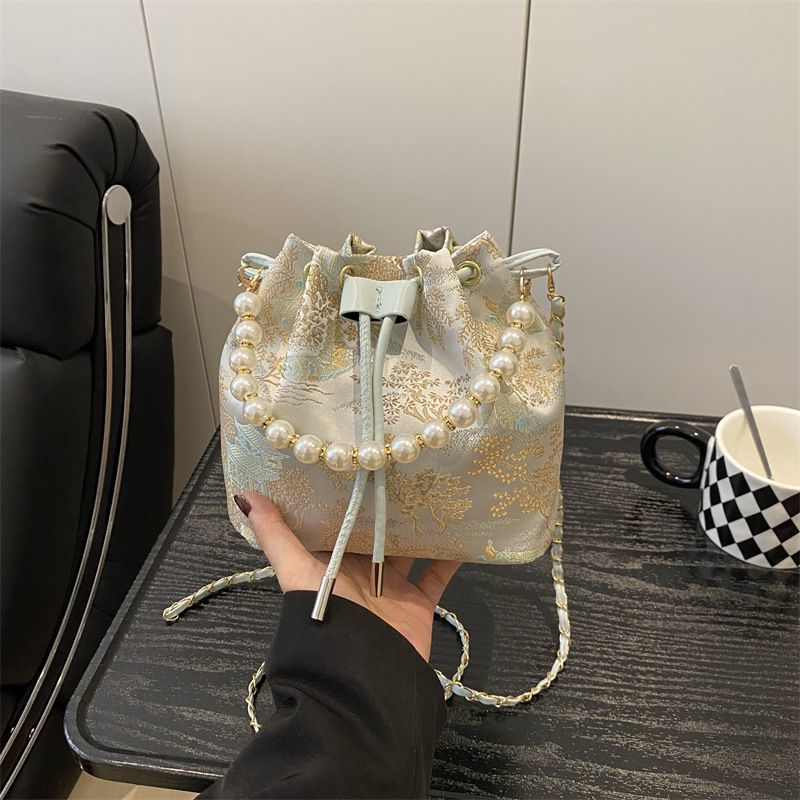 Borsa a tracolla semplice con tracolla a spalla ricamata in stile cinese, nuova estate 2025, secchiello con catena di perle da donna_voghion.com