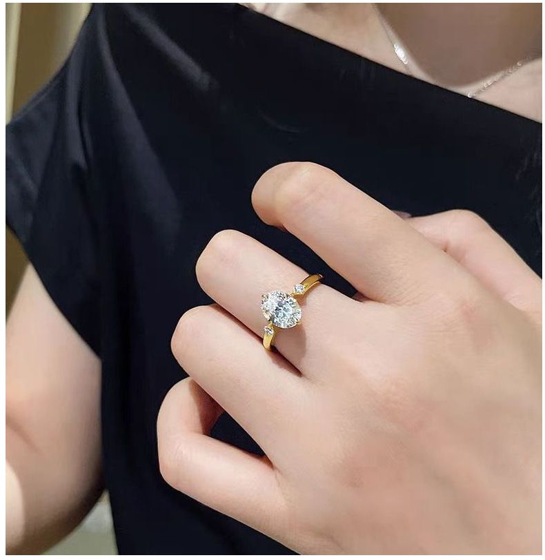 Sterling Sëlwer zwee Karat oval Eeërfërmeg Kroun Waasserdrëpsenring Frae Moissanit Gold Héich Kuelestoff Steen Verléifungsring_voghion.com