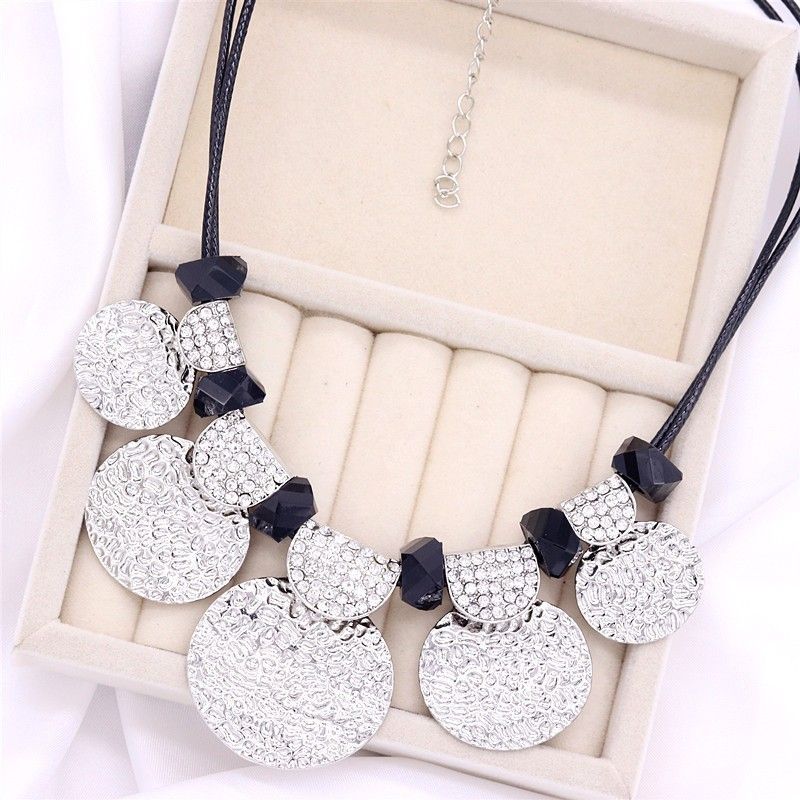 Nuova versione coreana collana corta esagerata, ciondolo circolare geometrico in metallo, ciondolo accessorio di abbigliamento alla moda_voghion.com
