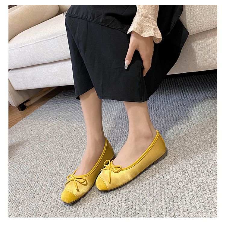 Widened And Enlarged Large Size Flat Soled Shallow Mouth Single Shoes For Women In Spring And Autumn Wide Fat Feet Grandma Shoes Color Matching_voghion.com