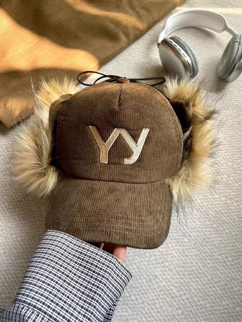 Buchstabenbestickte Cord-Baseballkappe für Damen 2025 Herbst/Winter Neu Vielseitig und warm_voghion.com