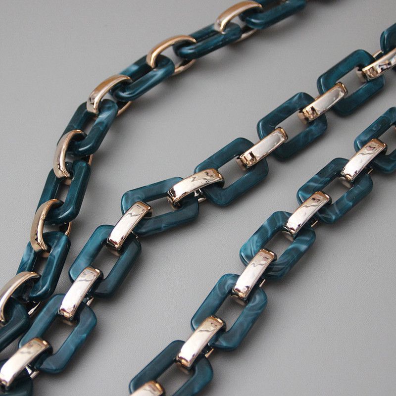 Tracolla da donna in resina colorata vintage acrilica barocca con catena spessa staccabile, realizzata a mano_voghion.com